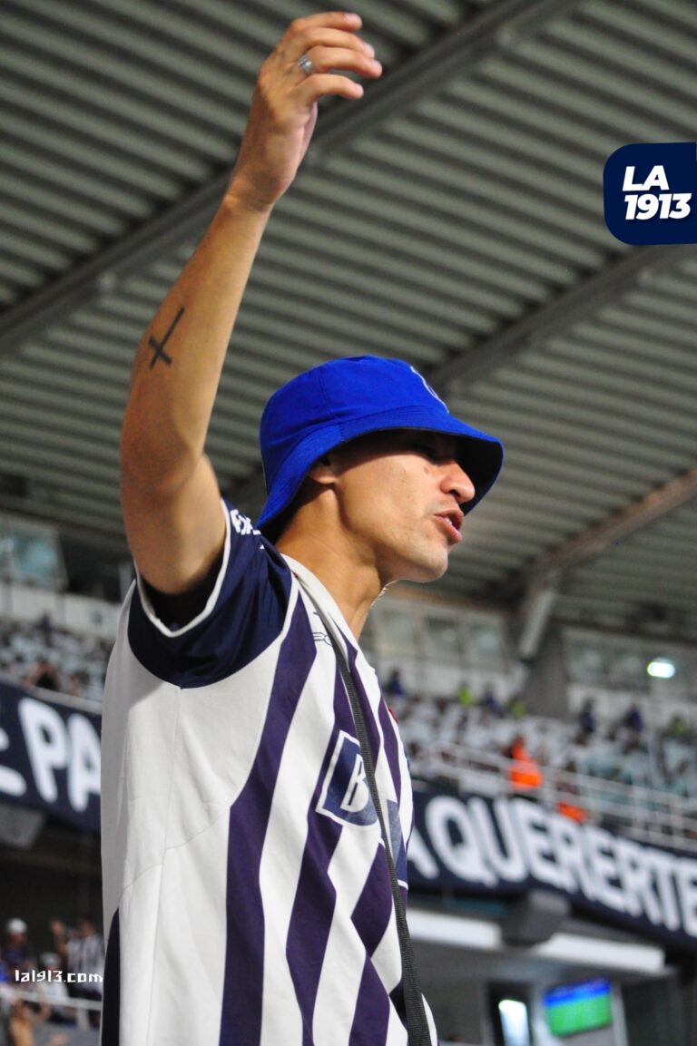 Made with LogoLicious Add Your Logo App