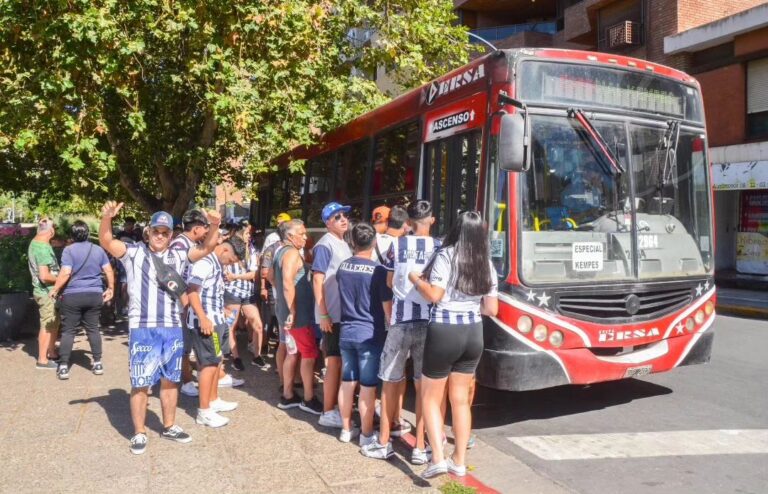 Operativo+Especial+de+Traslado+de+la+Secretaria+de+Movilidad+Urbana+de+la+Municipalidad+de+Córdoba+-+Club+Atlético+Talleres+Talleres+recibió+a+Gimnasia+y+Esgrima+de+la+Plata+en+el+Estadio+Mario+Alberto+Kempes+y+la