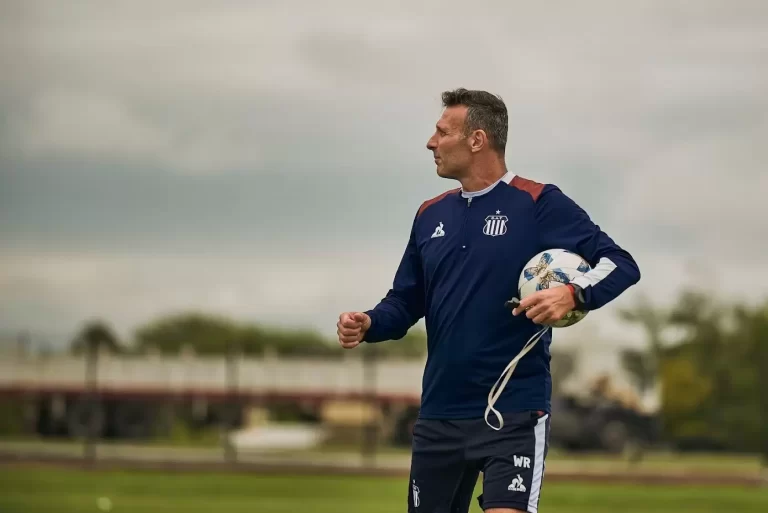 walter-ribonetto-entrenador-talleres-semestre-positivo-1718415234-0