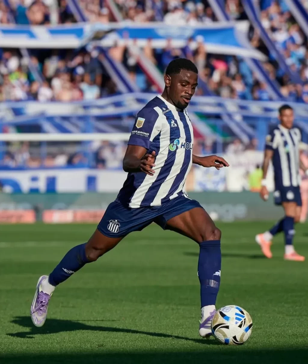 Luis Angulo es otro de los jugadores que no seguiría en #Talleres.ℹ️ Según lo informa @nachocas